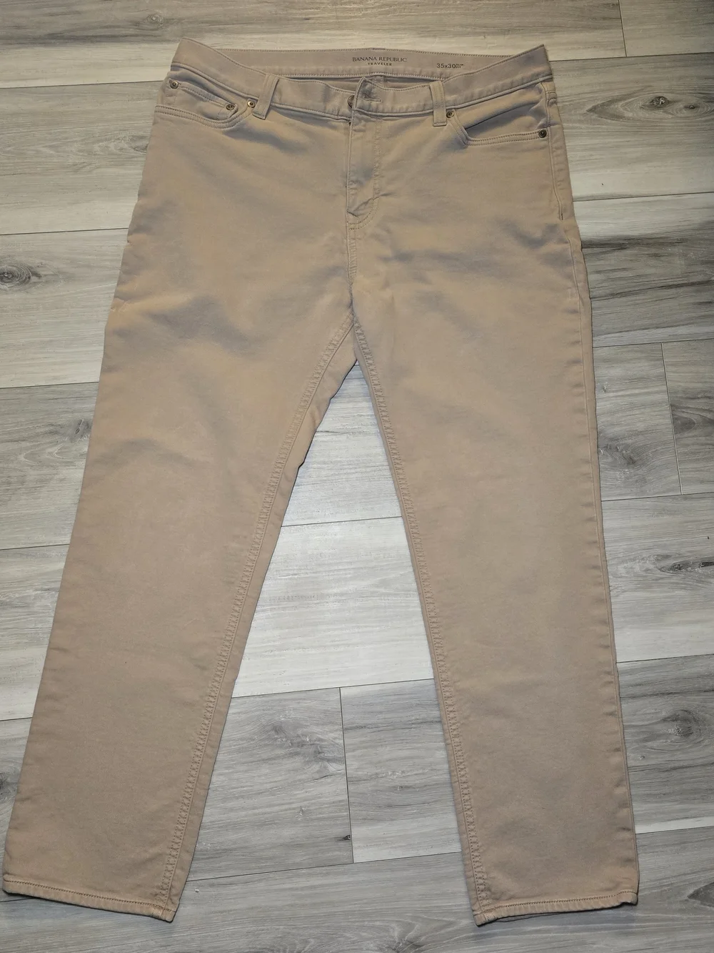 Banana Republic Men's Chinos in Light Khaki